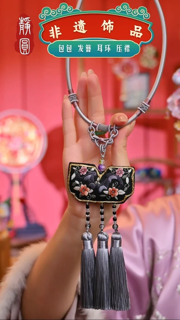 【闪购商品】织绣高级灰梅花福项圈