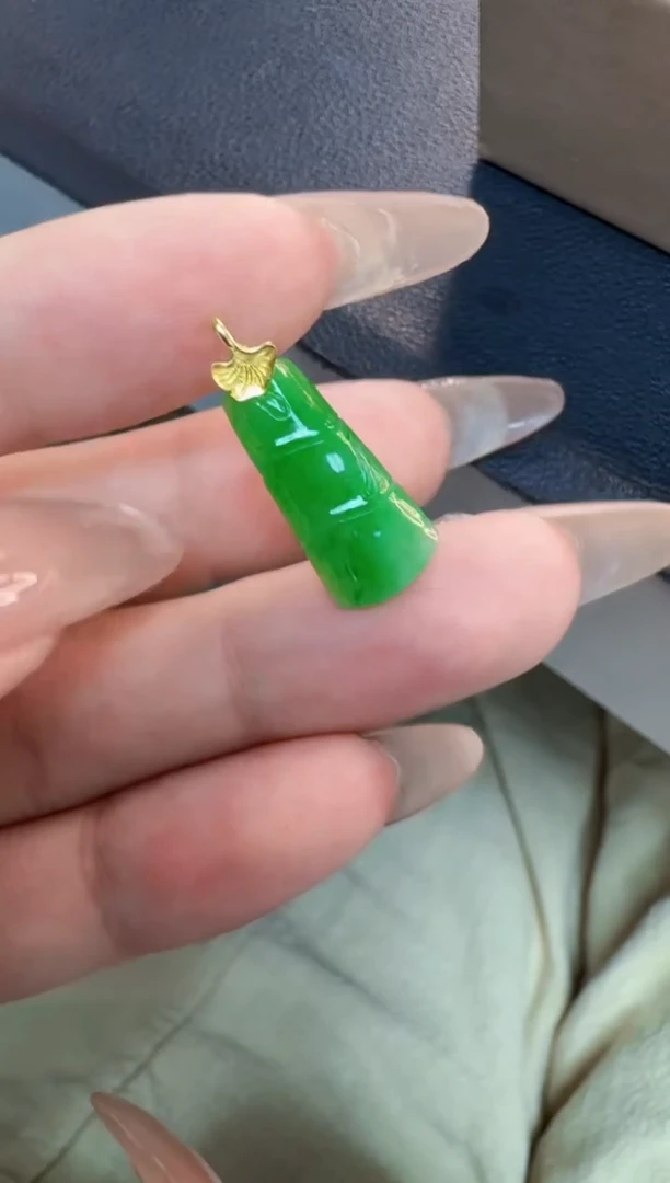 翡翠18K金镶嵌吊坠(不含链)缅甸A货翡翠