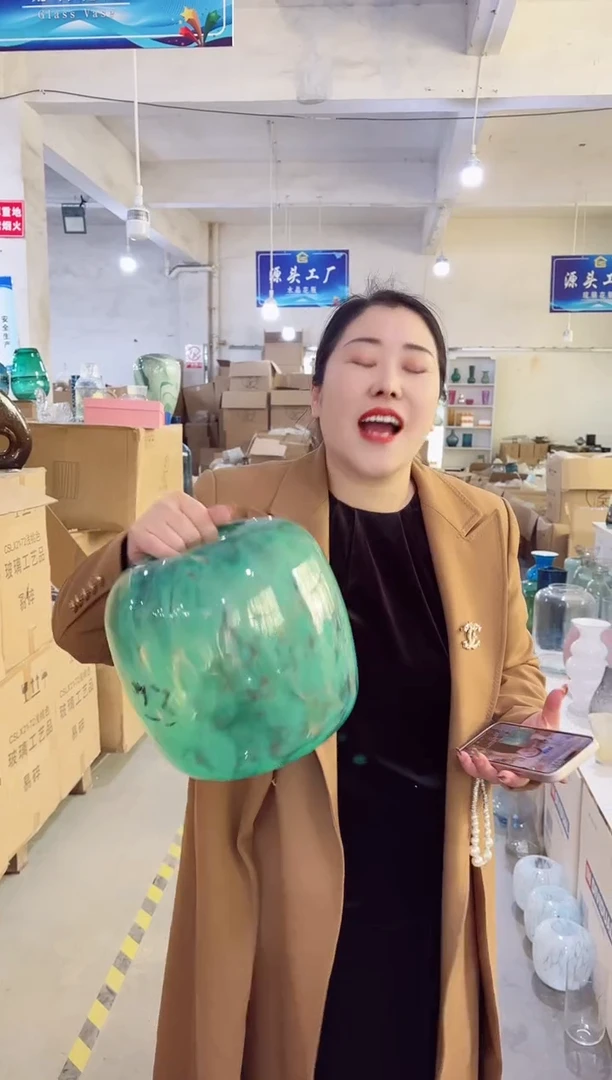 【闪购商品】玻璃唐总花瓶厂微瑕-LTC17