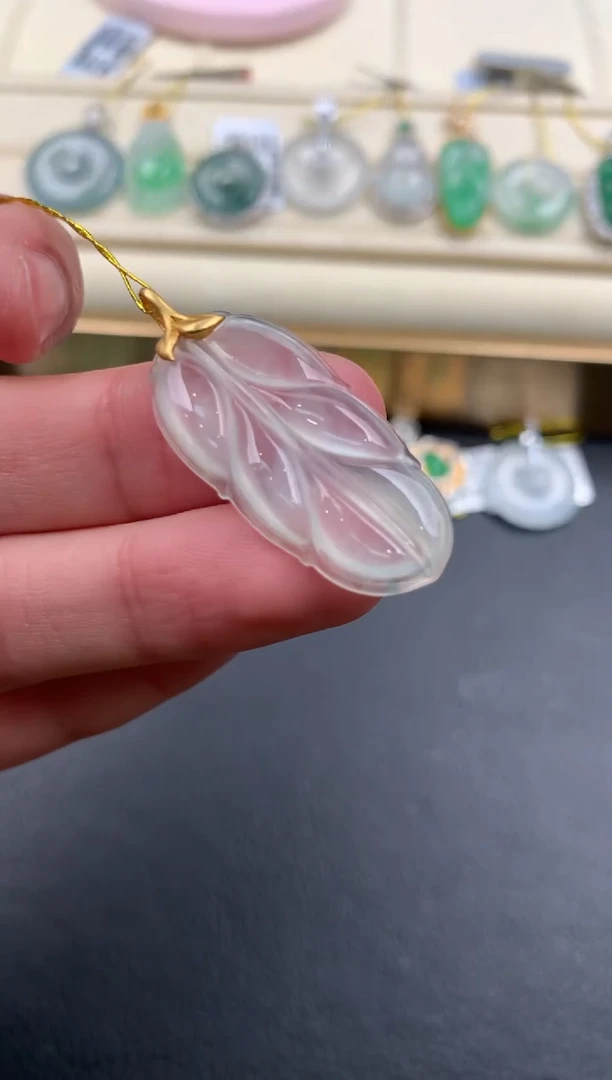 【闪购商品】翡翠颈饰18K金镶嵌D858