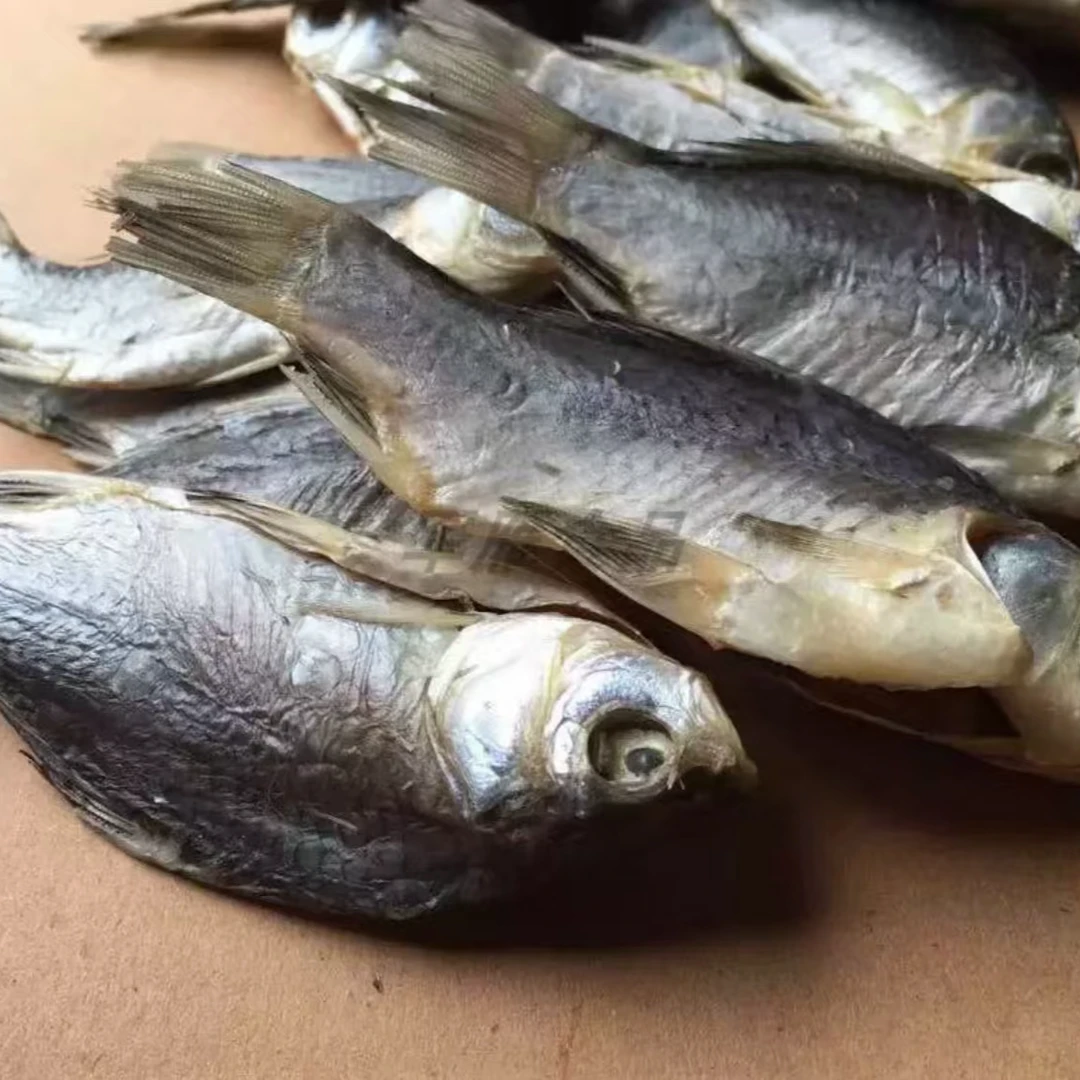 鄱阳湖日晒鲫鱼干腌制风干咸鱼干淡水鱼干货特产