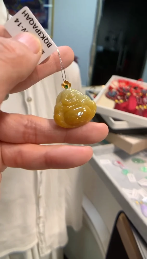 颈饰18K金镶嵌翡翠佛公