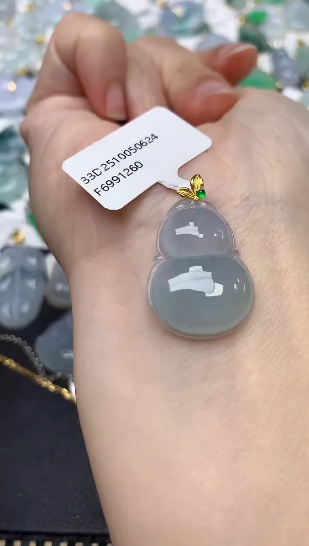 颈饰18K金镶嵌翡翠天然缅甸A货翡翠