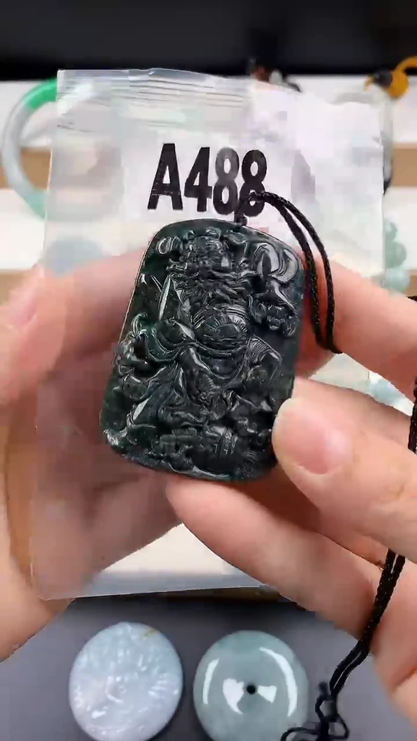 颈饰未镶嵌翡翠天然翡翠吊坠挂件