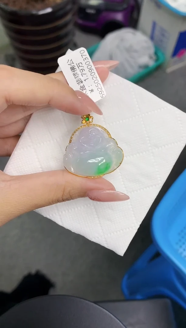 颈饰18K金镶嵌翡翠1111111111