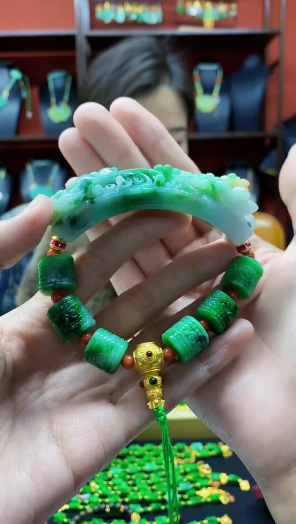 颈饰未镶嵌翡翠翡翠手牌-160