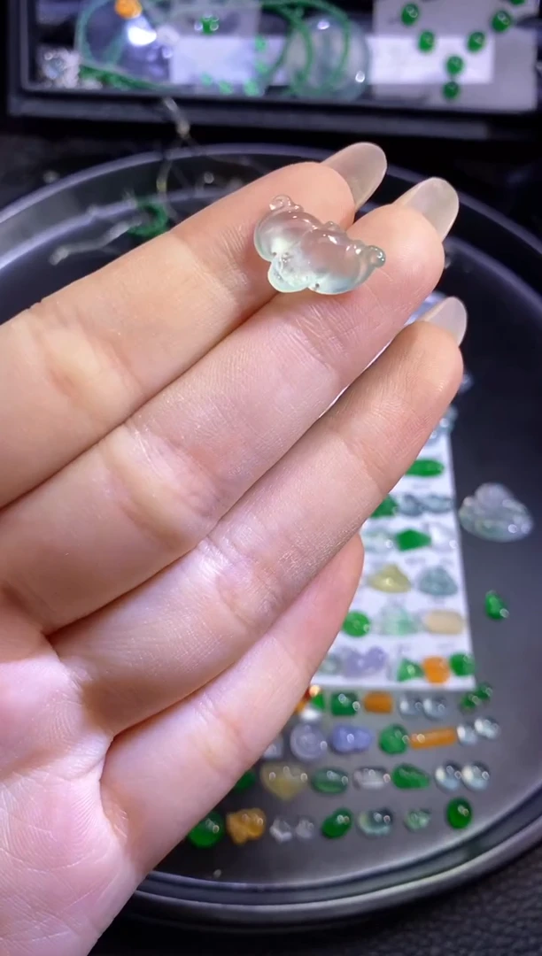 未镶嵌挂件翡翠蝙蝠