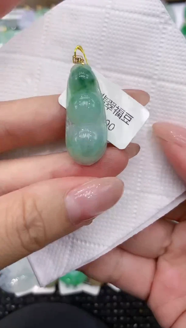 翡翠18K金镶嵌颈饰111111111111