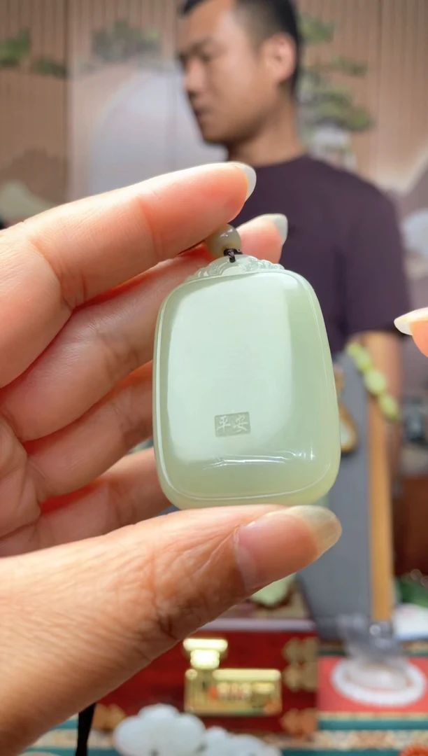 和田玉未镶嵌颈饰拍一发一