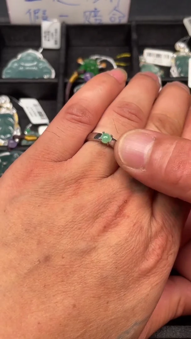 翡翠合金颈饰纯天然缅甸翡翠A蛋面戒指