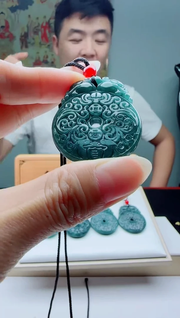 颈饰未镶嵌翡翠多样性发其一