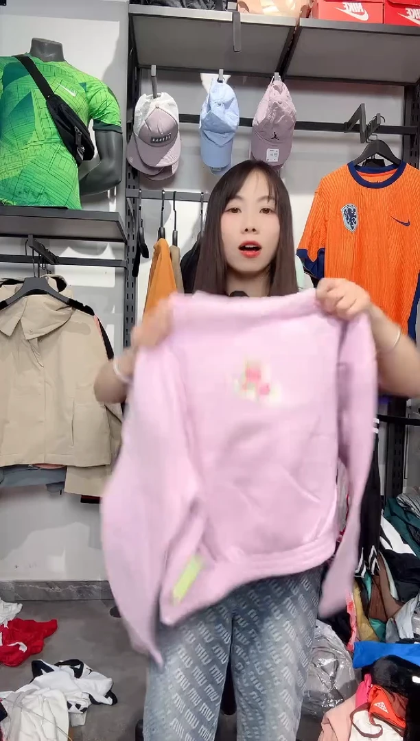 1281  编码 耐克卫衣服饰过款为准 尺码M