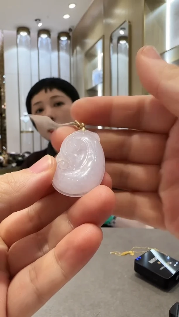 颈饰18K金镶嵌翡翠【8】如意