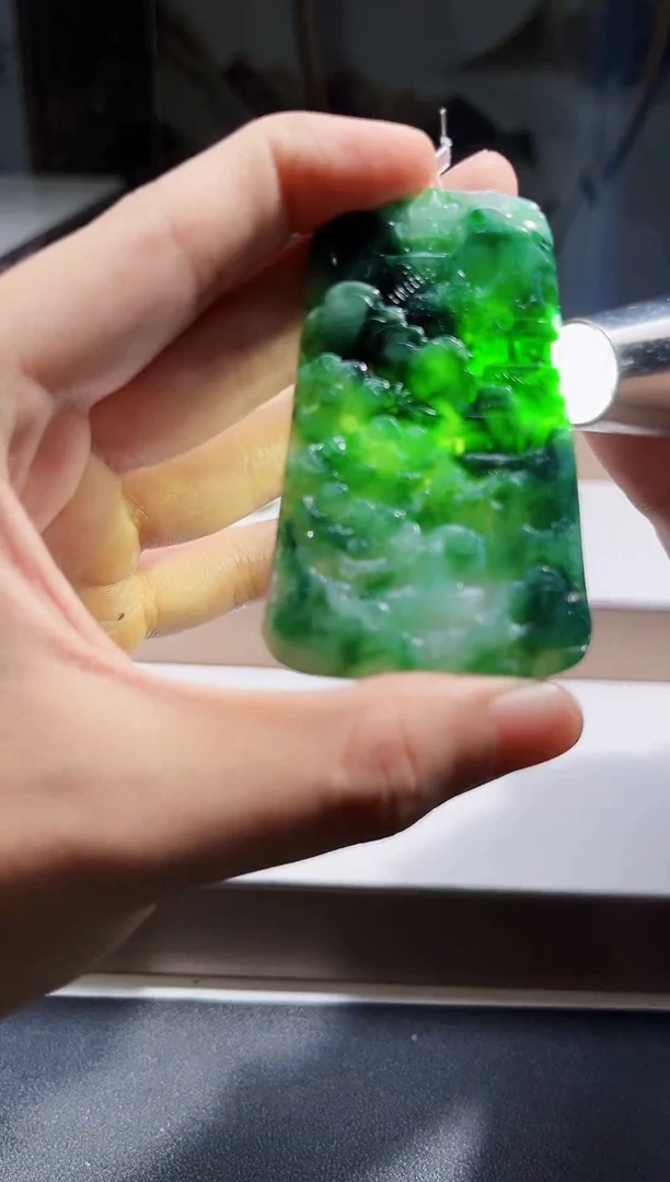 吊坠(不含链)未镶嵌翡翠挂件