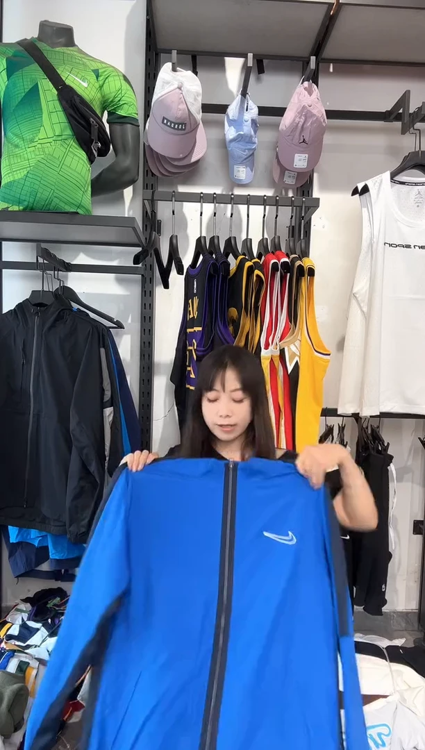 1589     编码 瑕疵修复以直播间讲解为准 尺码185