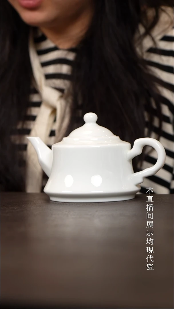 景德镇白胎壶111