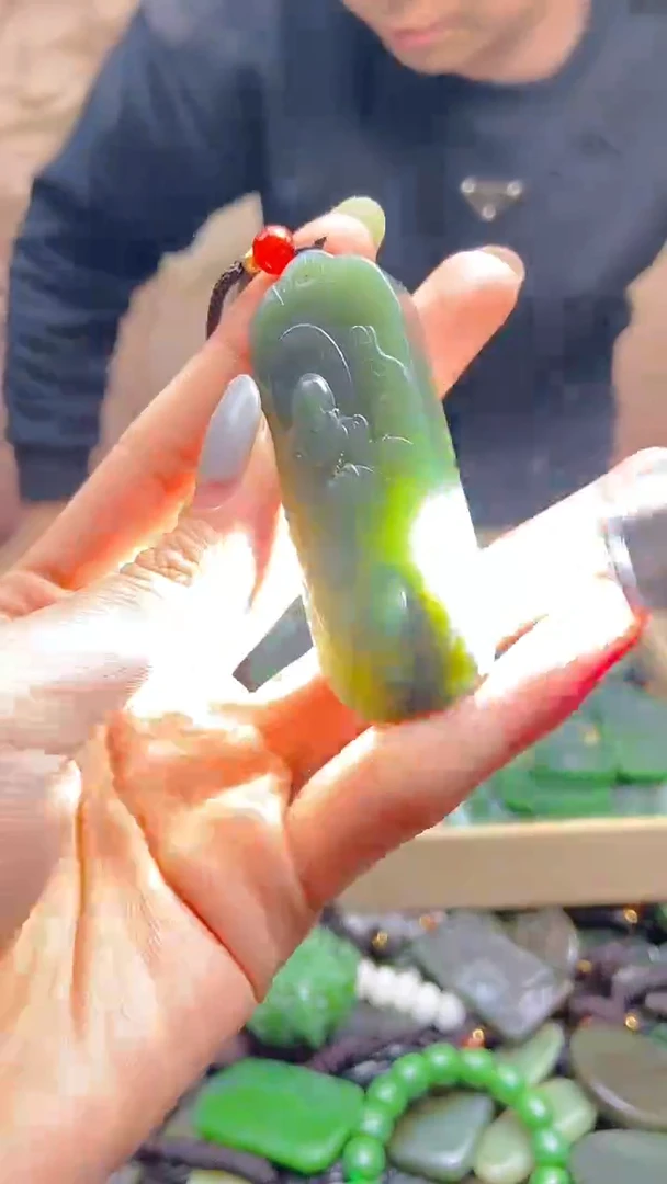 颈饰未镶嵌和田玉1