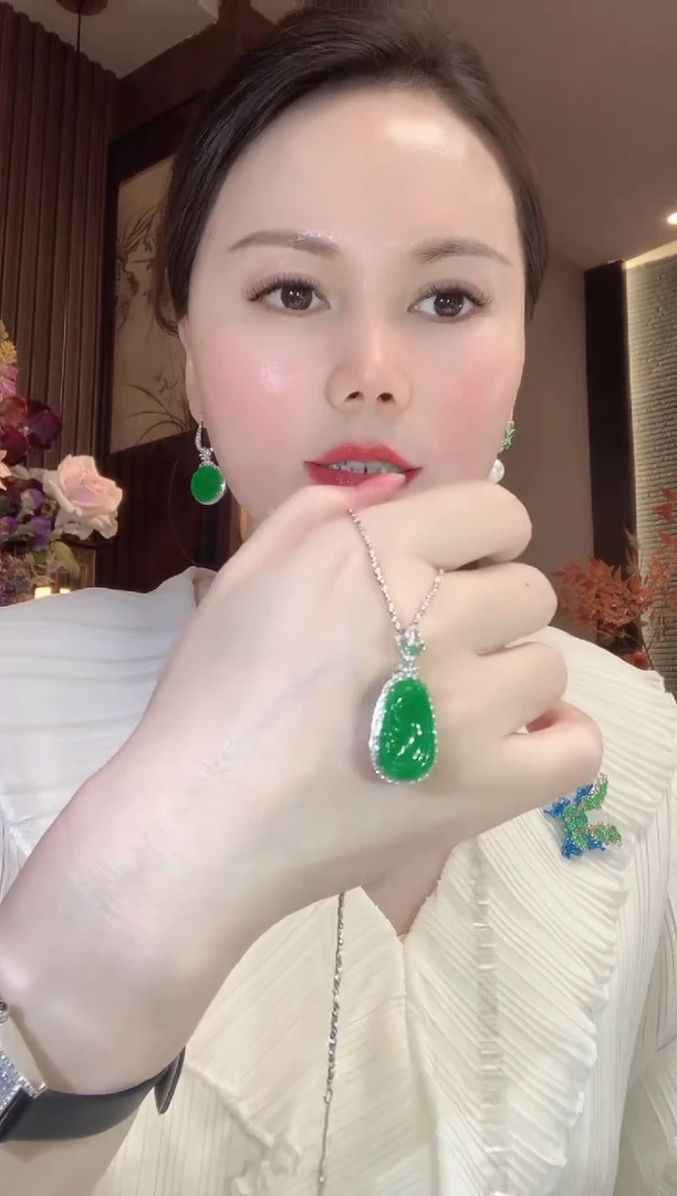 吊坠(不含链)18K金镶嵌翡翠A9