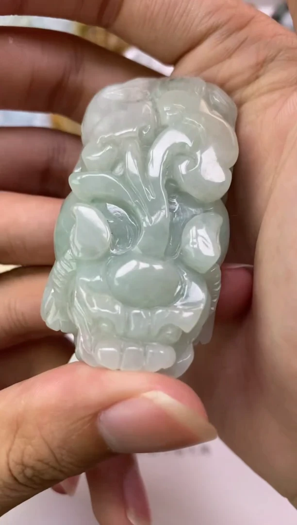 翡翠未镶嵌颈饰悟*中天然翡翠