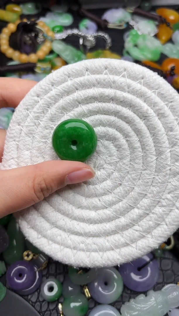 颈饰未镶嵌翡翠缅甸翡翠吊坠