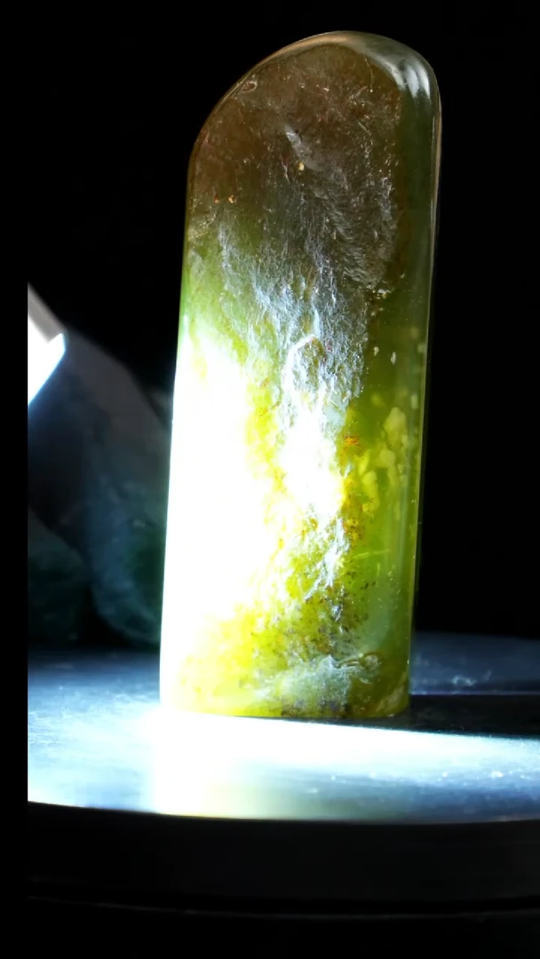 青田石老绿随行章