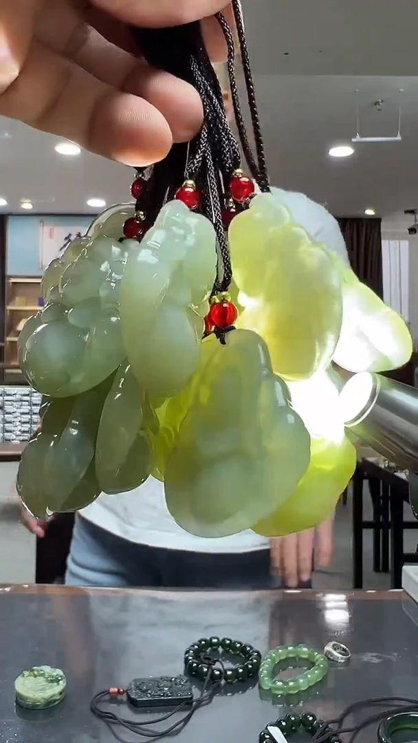 未镶嵌蛇纹石玉挂件佛公-多样性发货其中发一
