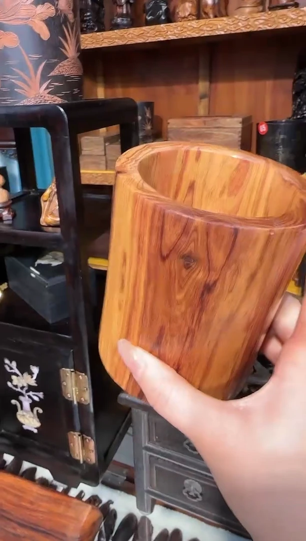 【闪购商品】木木艺黄花梨花纹笔筒118.888