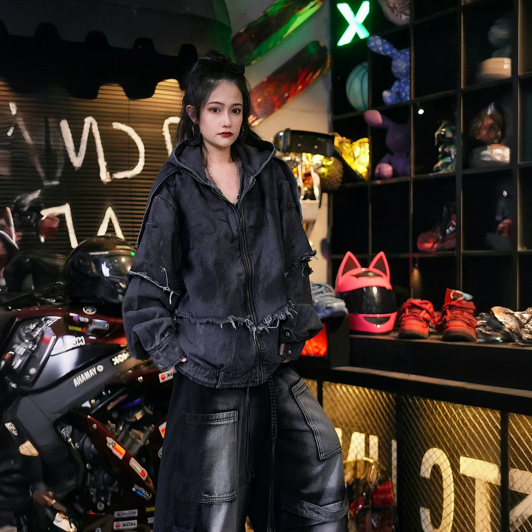 设计【黑教堂】涂鸦拼接牛仔手工涂鸦刷色泥染涂黑廓形外套夹克