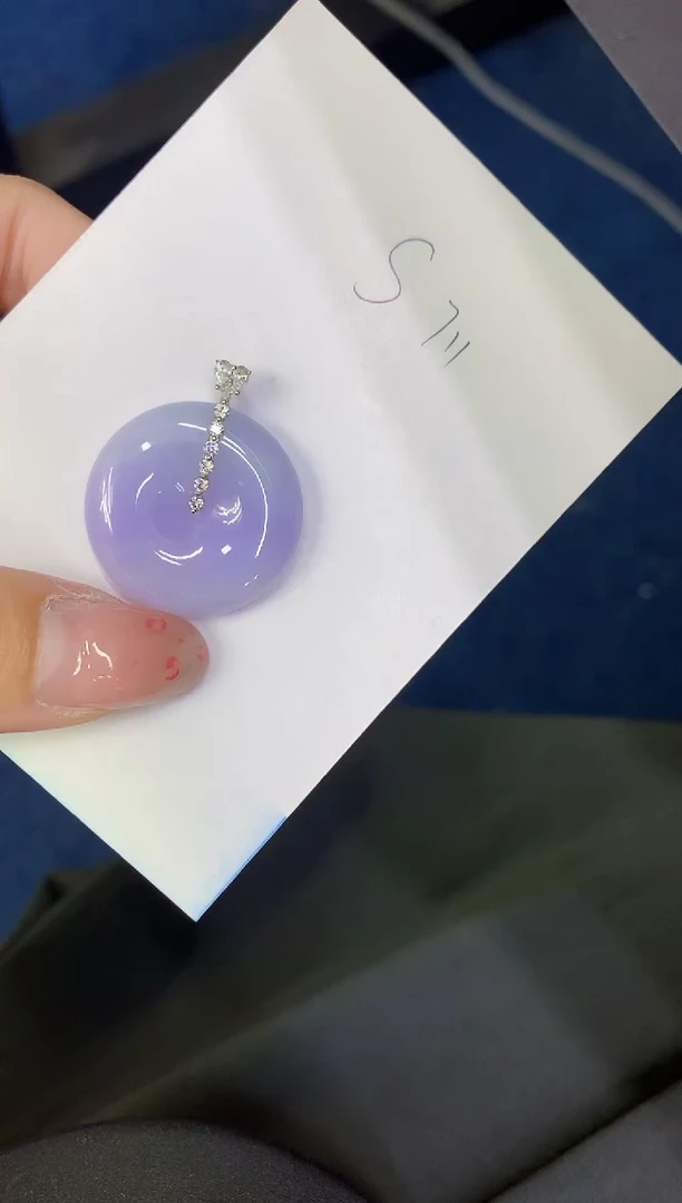 翡翠18K金镶嵌颈饰缅甸天然翡翠A货
