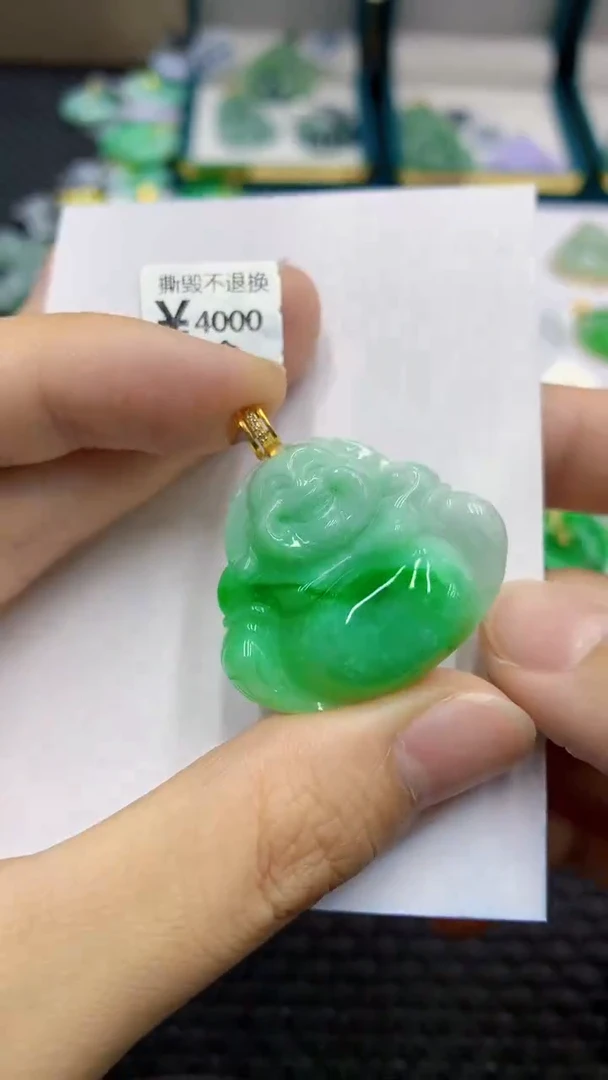 翡翠18K金镶嵌颈饰 8