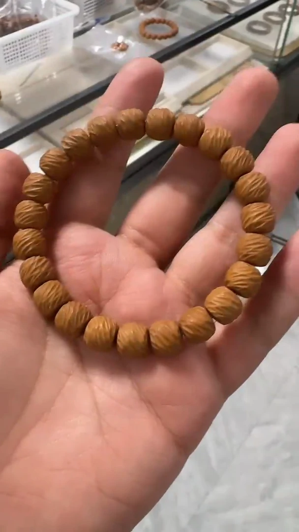 猴头核桃吊坠云锦  金鳞手串  全品