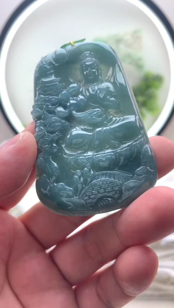 颈饰未镶嵌翡翠山水观音
