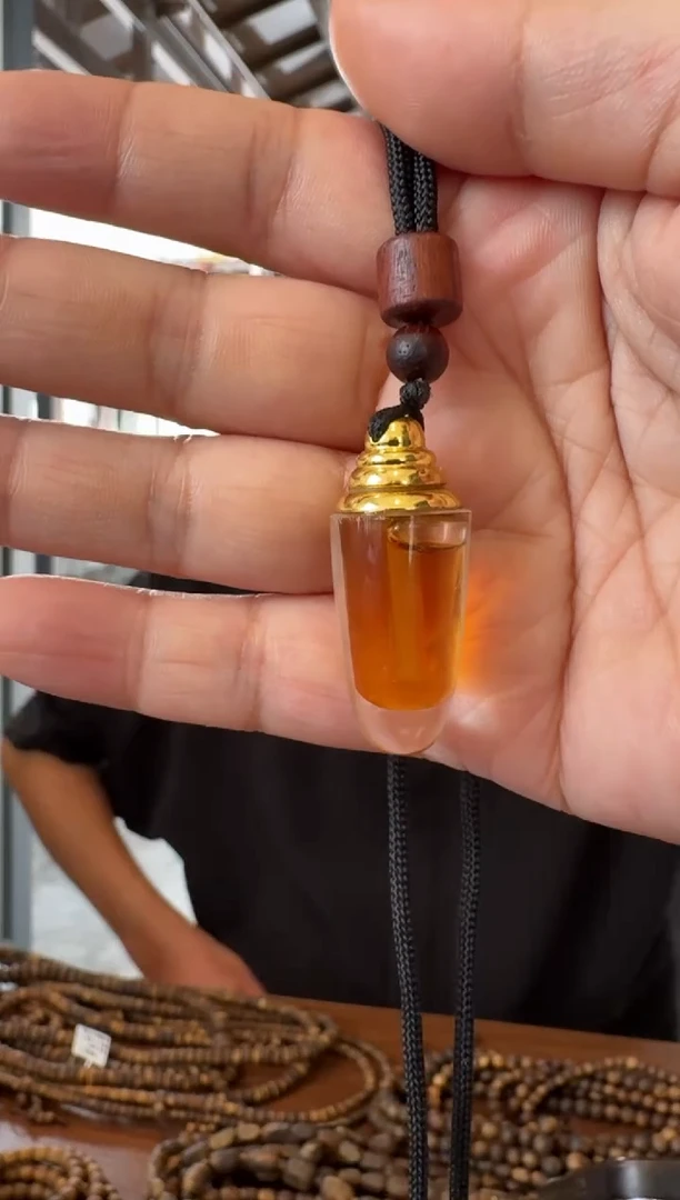 沉香吊坠1克精油吊坠多样性发货一条