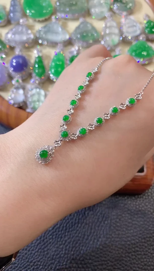 套链18K金镶嵌翡翠A126
