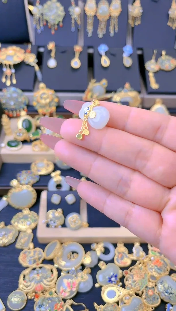 【闪购商品】和田玉吊坠银S925镀金镶嵌小钱袋吊坠