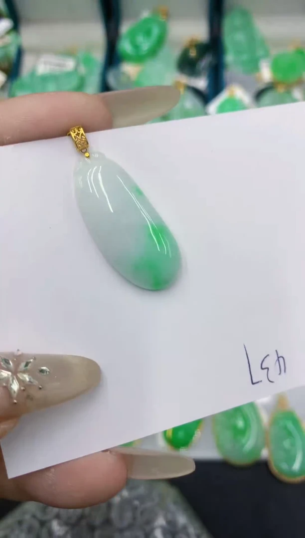 颈饰18K金镶嵌翡翠111111