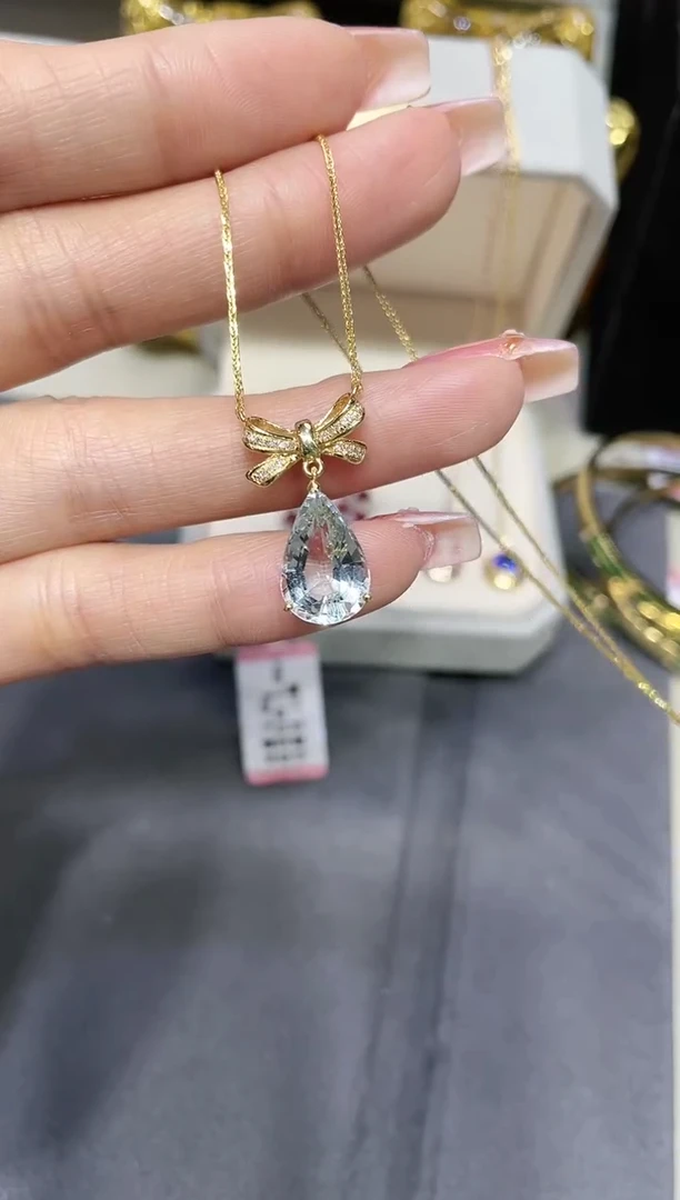 18K金镶嵌海蓝宝石项链