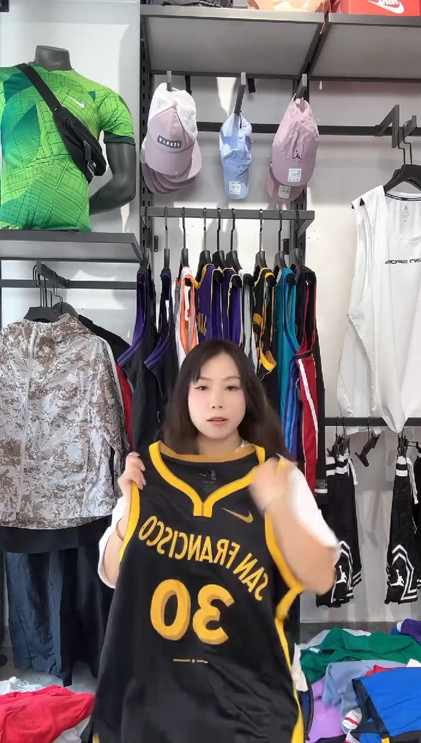 1734编码  耐克卫衣服饰过款为准  尺码M