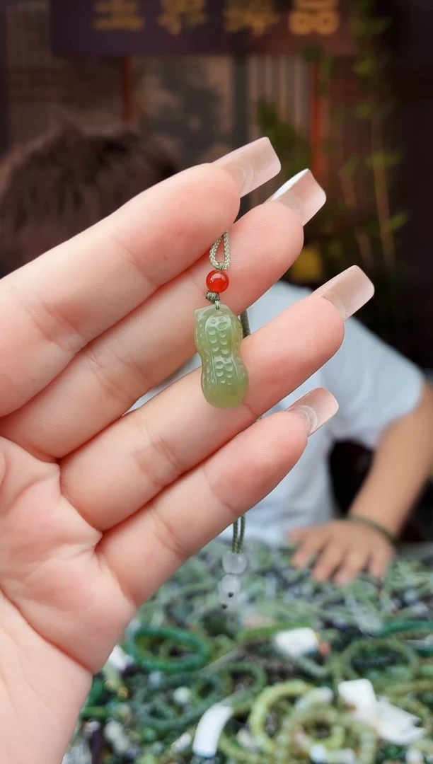 和田玉未镶嵌颈饰拍一发一