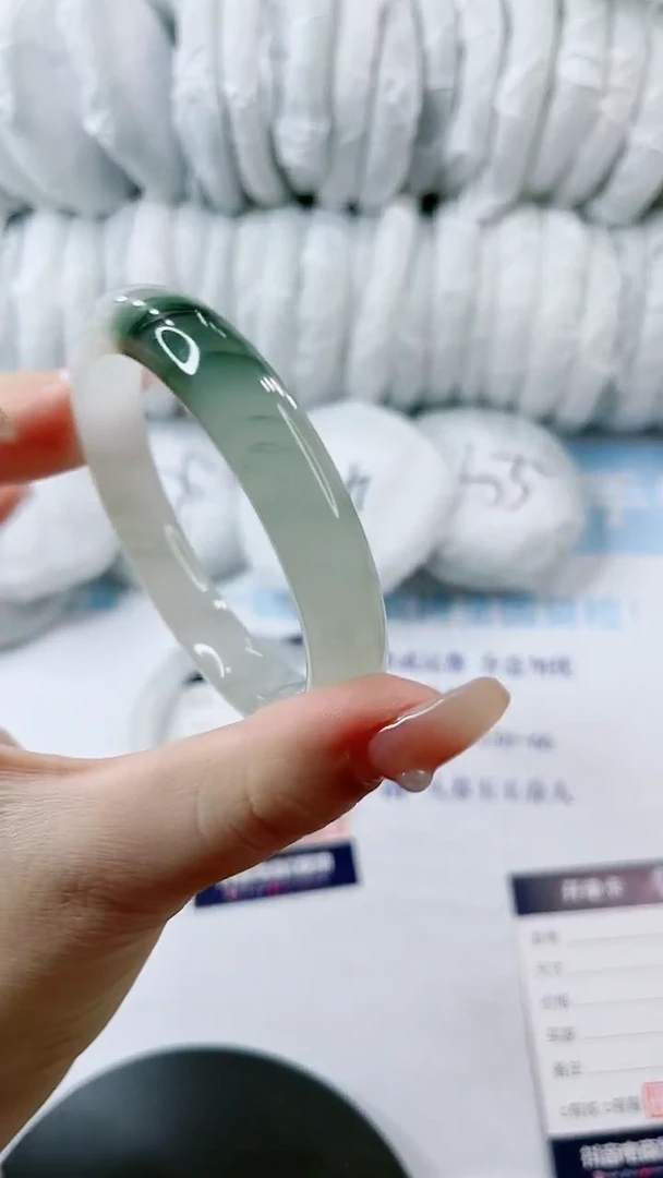 【闪购商品】石英质玉手镯未镶嵌0464731077