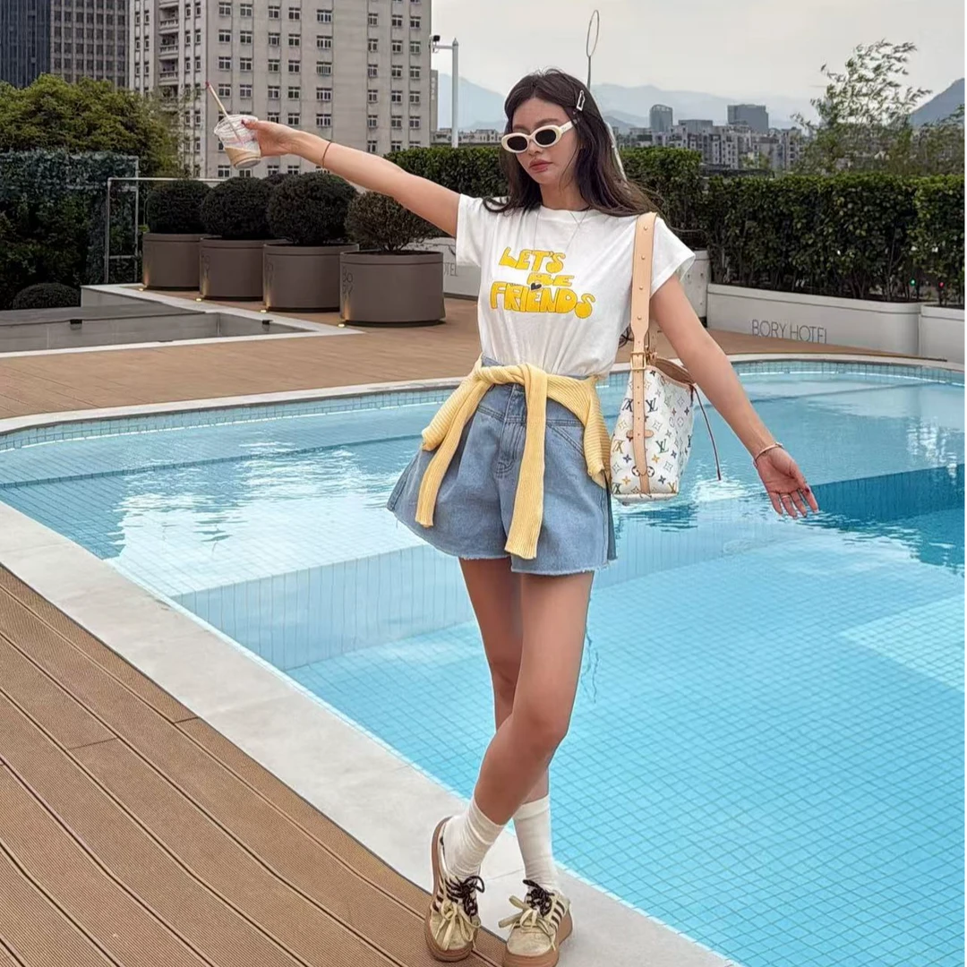【YKL】香水柠檬白色字母印花短袖/蓝牛仔毛边A字短裤/黄色冰丝开衫
