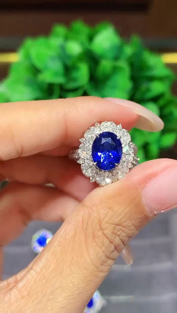 戒指蓝宝石18K金镶嵌3.05CT