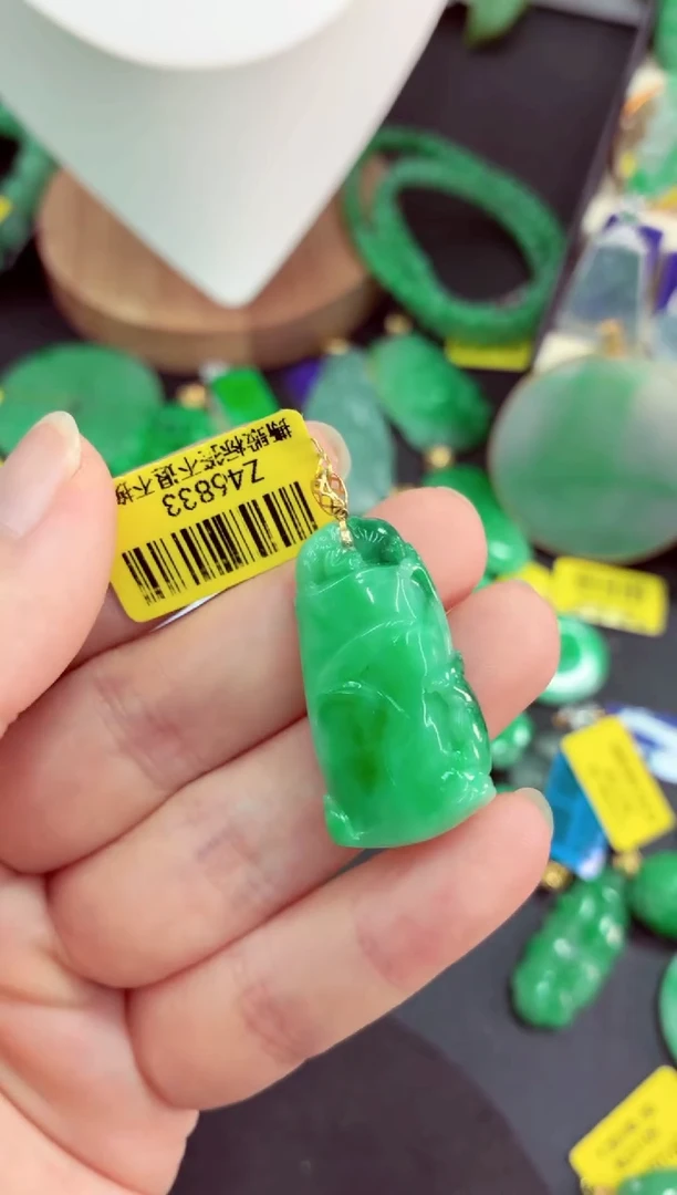 吊坠(不含链)18K金镶嵌翡翠挂件