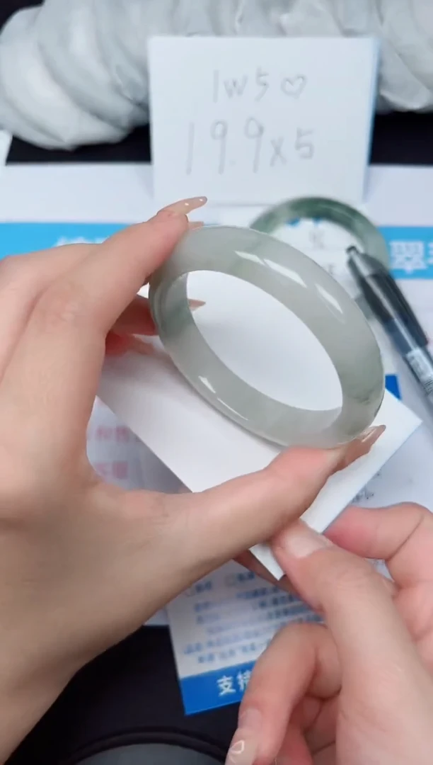 【闪购商品】石英质玉手镯未镶嵌G97-56.4