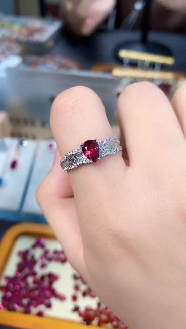 【闪购商品】石榴石戒指银S925镶嵌天然镁铝