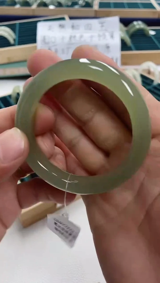 未镶嵌手镯和田玉浅*和田玉手镯40g