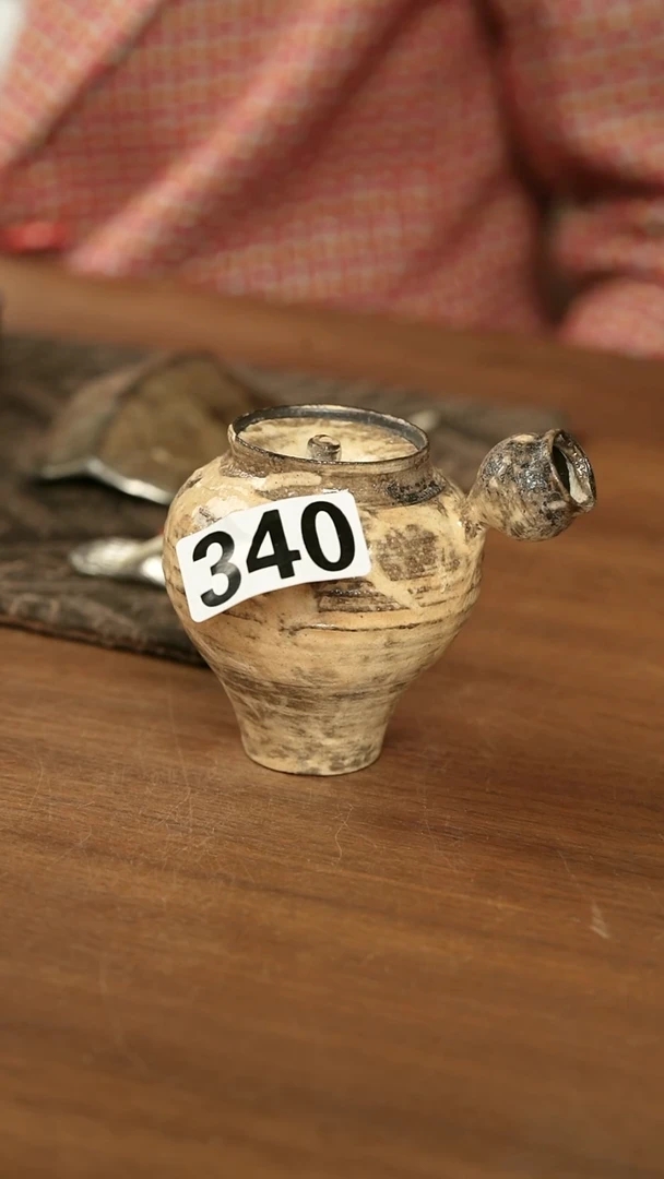 .丹成侧把壶.340