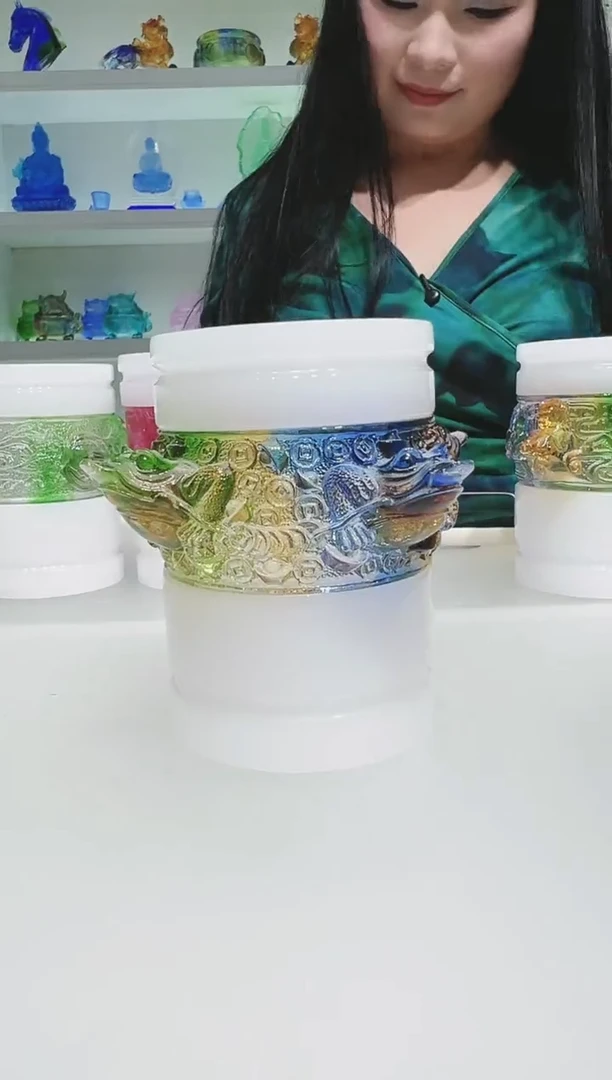 手工艺品琉璃鹦****?古法琉璃笔筒