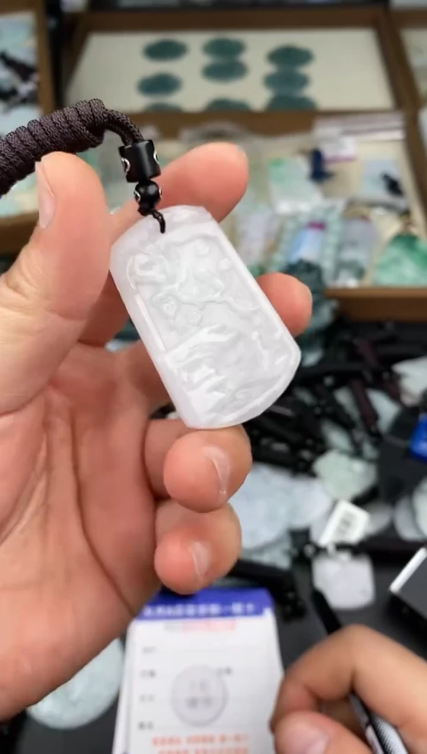 【闪购商品】翡翠颈饰未镶嵌  天然翡翠，一物一图