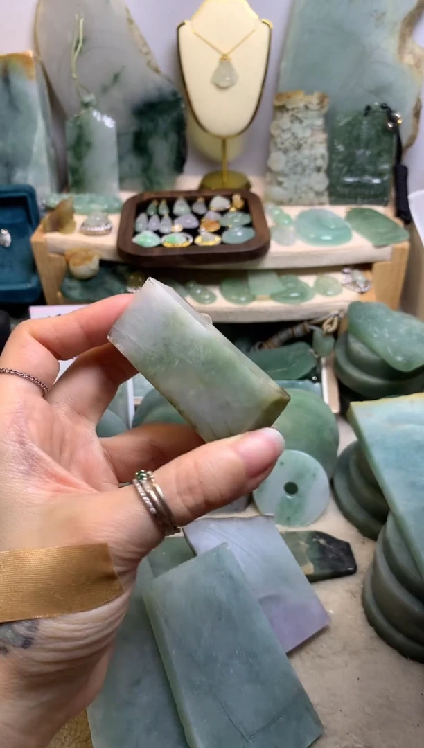 【闪购商品】翡翠挂件未镶嵌缅甸A货翡翠，没有运费险